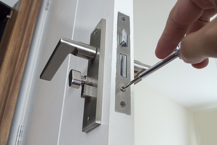 Our local locksmiths are able to repair and install door locks for properties in Kentish Town and the local area.